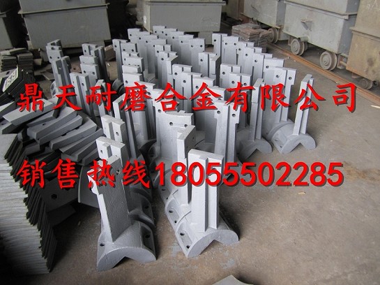 岳首筑路2000瀝青拌合樓側襯板、岳首筑路拌葉片、振動(dòng)篩網(wǎng)價(jià)格